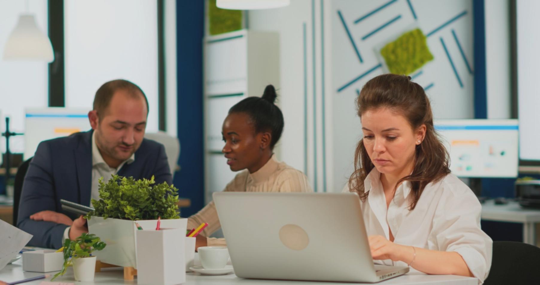 Análisis de estrategias de negociación financiera con documentación real